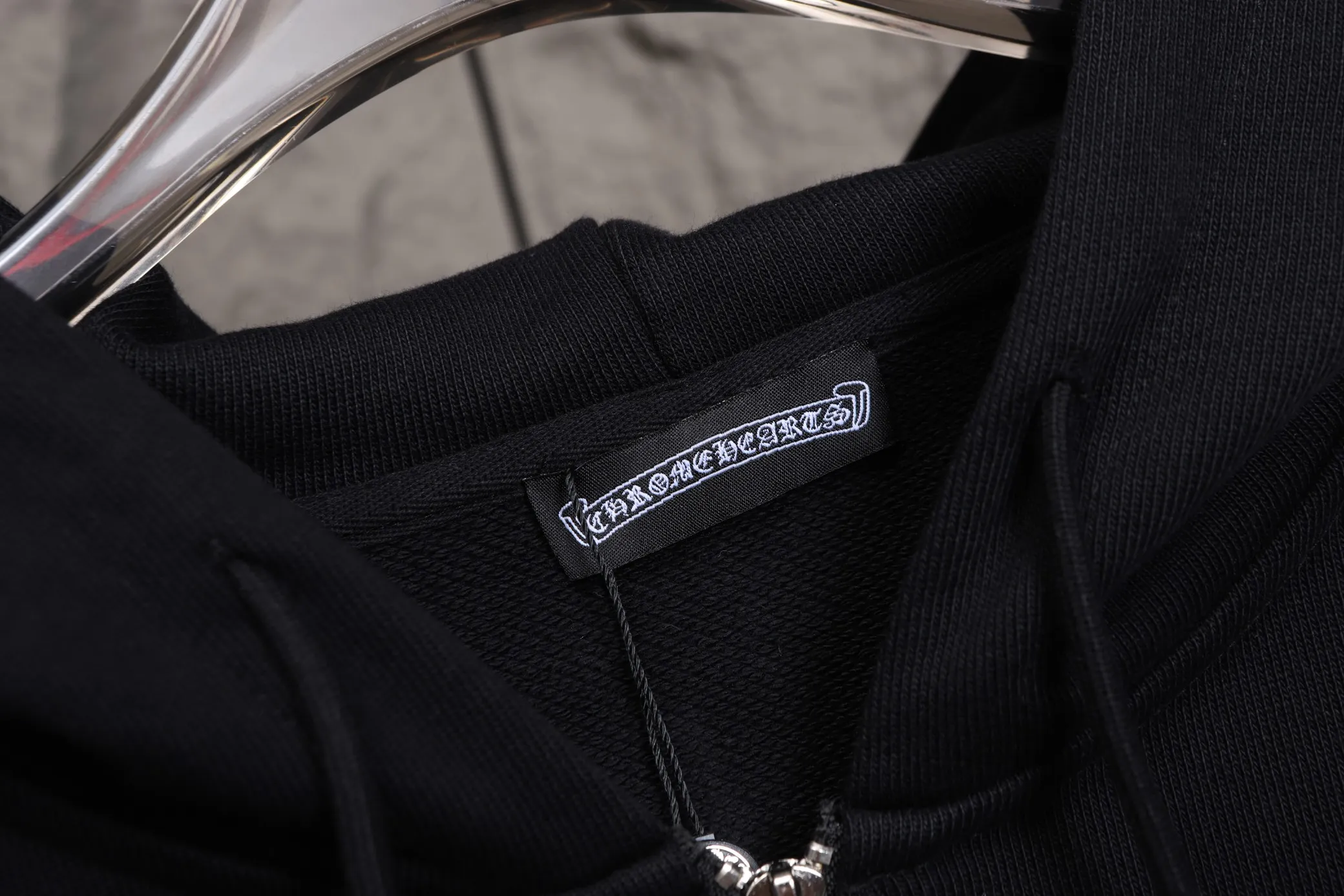 P350 top version new k02 🇺🇸City limited｜ChromeHearts 25 early autumn Chrome Hearts zipper hooded sweatshirt is here Sanskrit letter city cross horseshoe arm zipper hooded sweatshirt, same style for men and women, a must-have basic versatile sweatshirt jacket for early autumn, easy to solve daily matching problems! Casual fit hooded sweatshirt, the silhouette is casual, smooth, casual and tolerant. 530g, custom-made high-weight pure cotton fabric with clear texture and comfortable upper body. The classic model is a must-have for students. If you like it, come and get the same model!